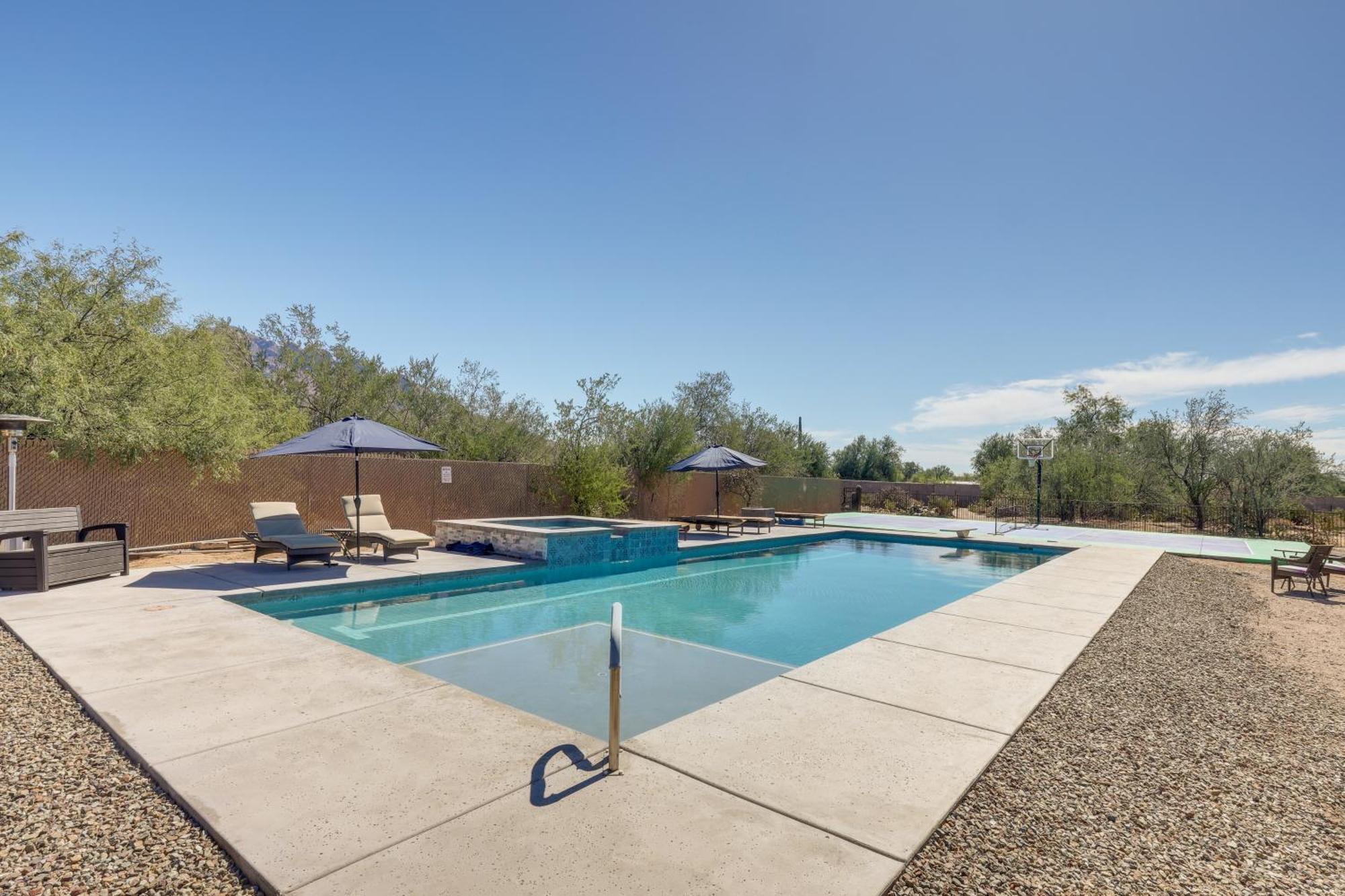 Oro Valley Retreat With Pool, Spa And Rooftop Views! Luaran gambar
